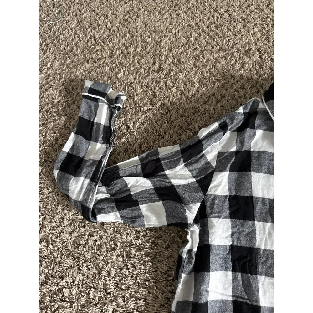 Star above Women's Black White Checker Long‎ Sleeve Nightgown Size Medium